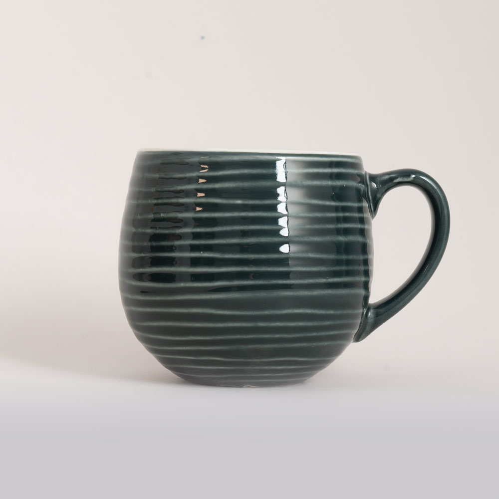Line in Dark Green