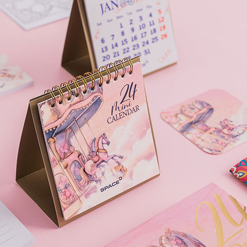 space-Desk Calender-Carousel