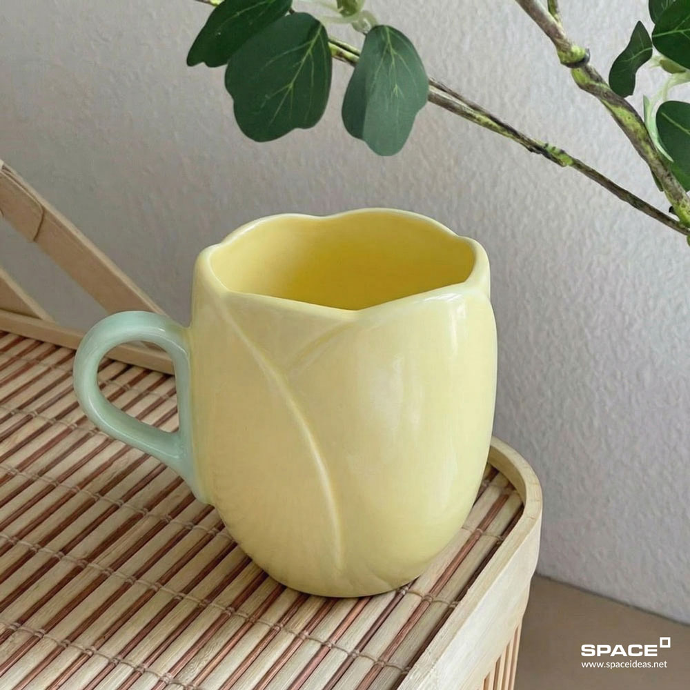 space-Mugs-Vessel in Yellow